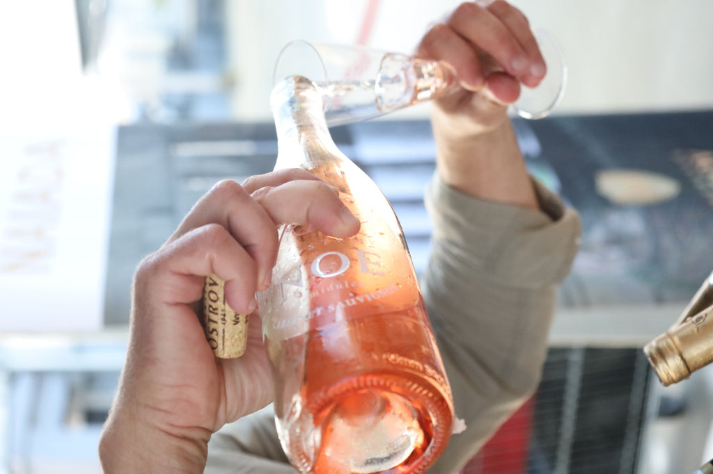 Vin Noe Roze demidulce de la Domeniile Ostrov 